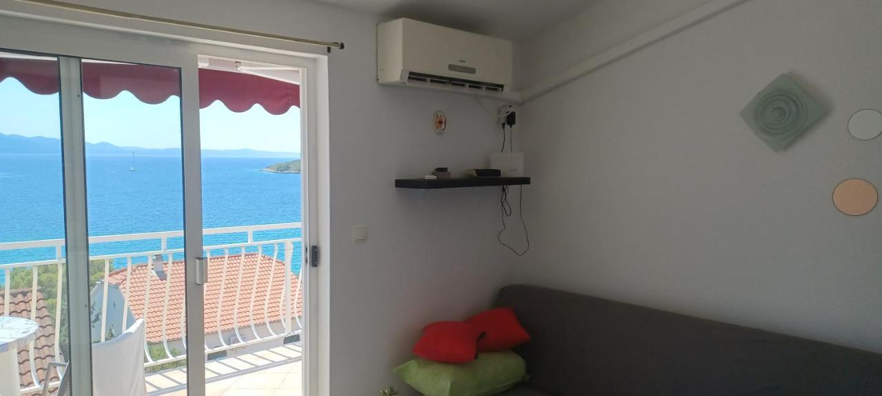 Blue Sea Blue Sky Apartment โลวิสเต ภายนอก รูปภาพ