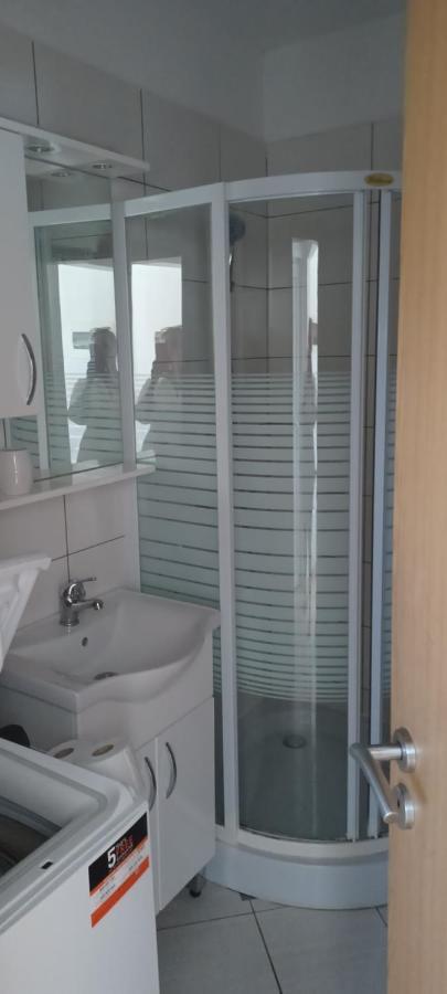 Blue Sea Blue Sky Apartment โลวิสเต ภายนอก รูปภาพ